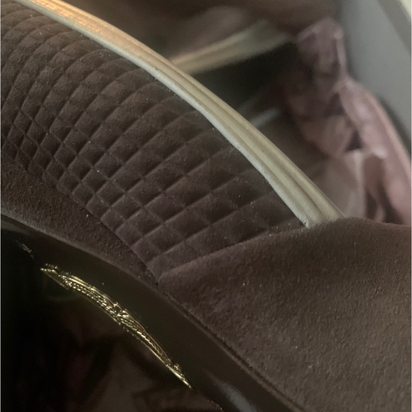 Elie Tahari Brown Suede Open Toe High Heel Pumps w Muted Gold Leather Trim Sz 7 - Picture 7 of 7